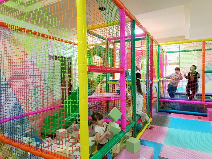 Interiorul structurii de joacă PlayTime & Parties, Timișoara