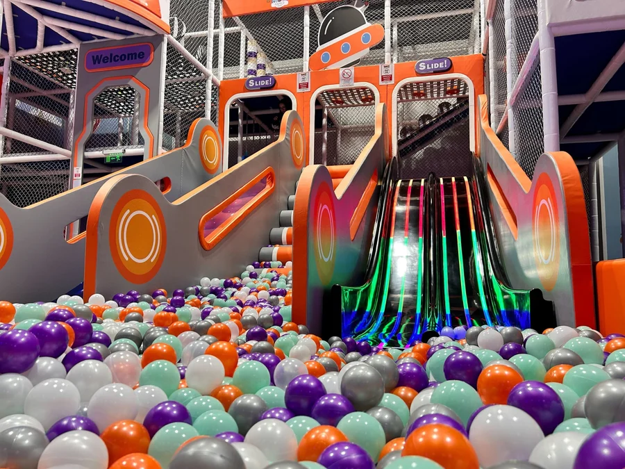 Tobogane și piscină cu bile Energy Kids Shopping City Sibiu