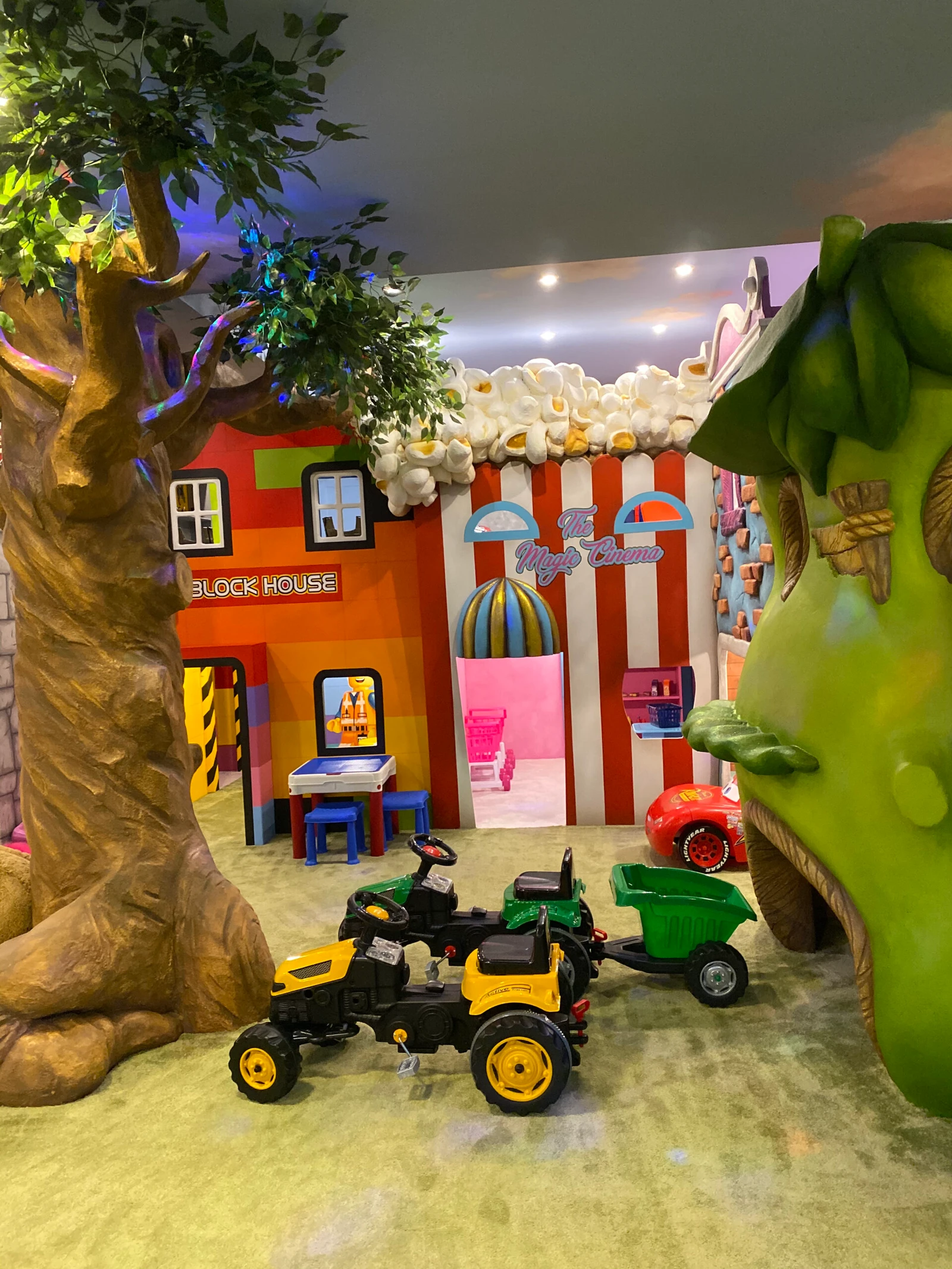 Spațiul și activitățile de joacă de la Magic Town