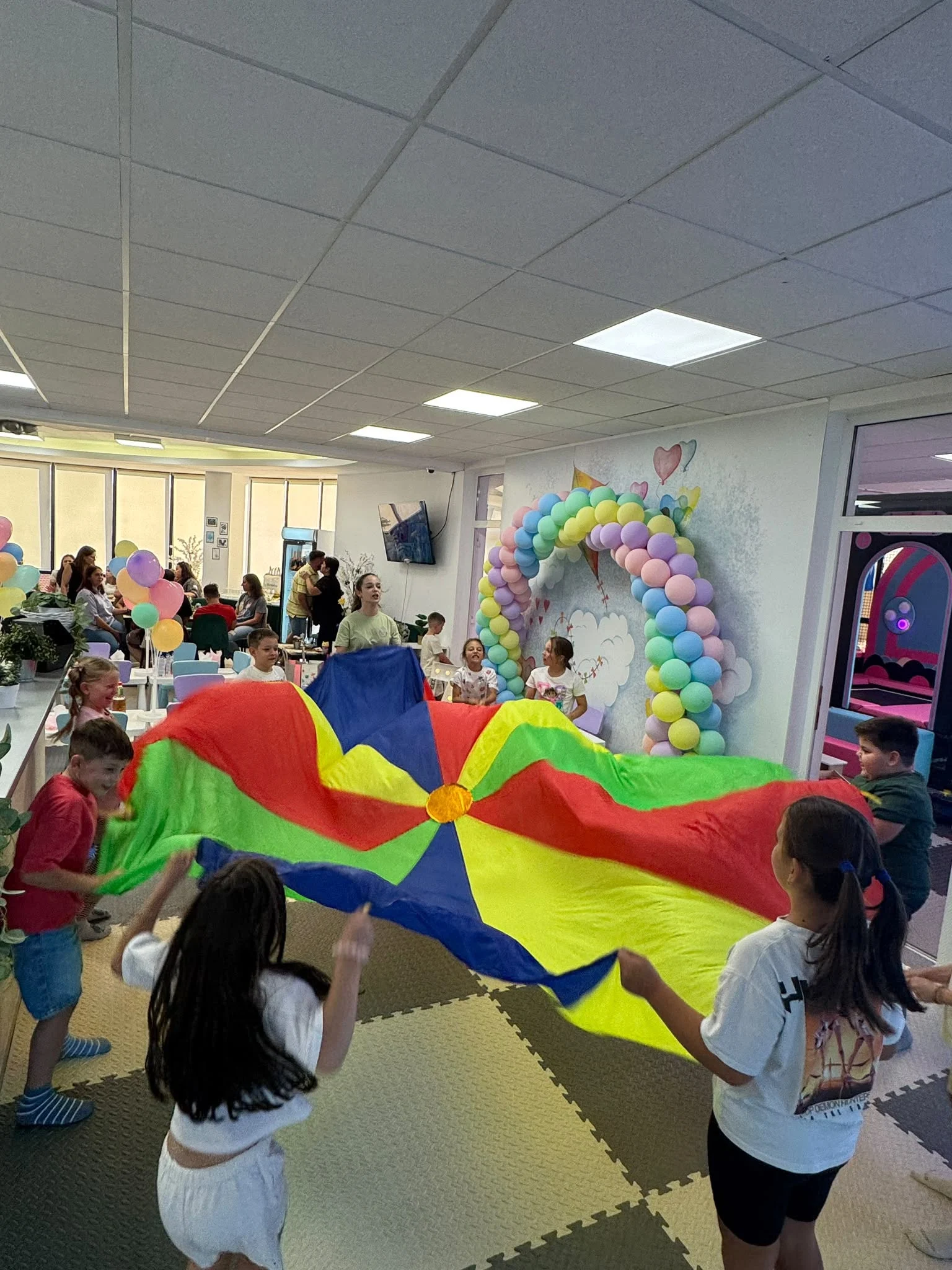 Zona pentru jocuri de grup la Magic Nook, Cluj-Napoca