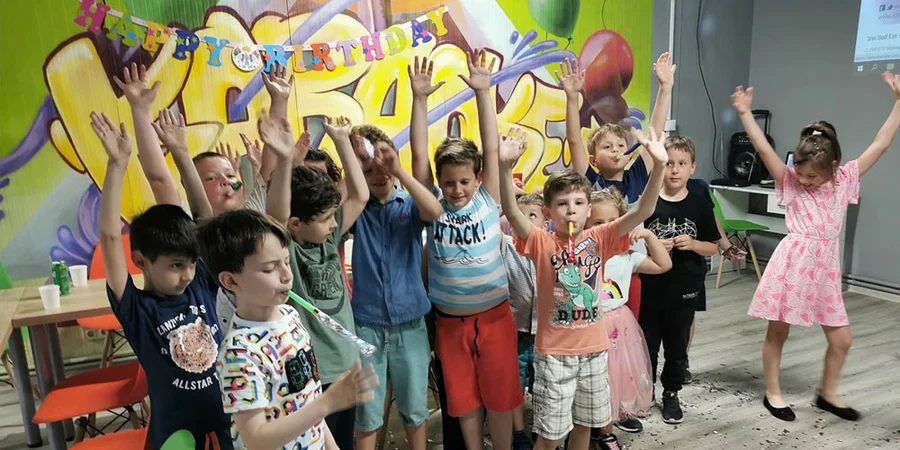 Petrecere pentru copii la Dipic Fun