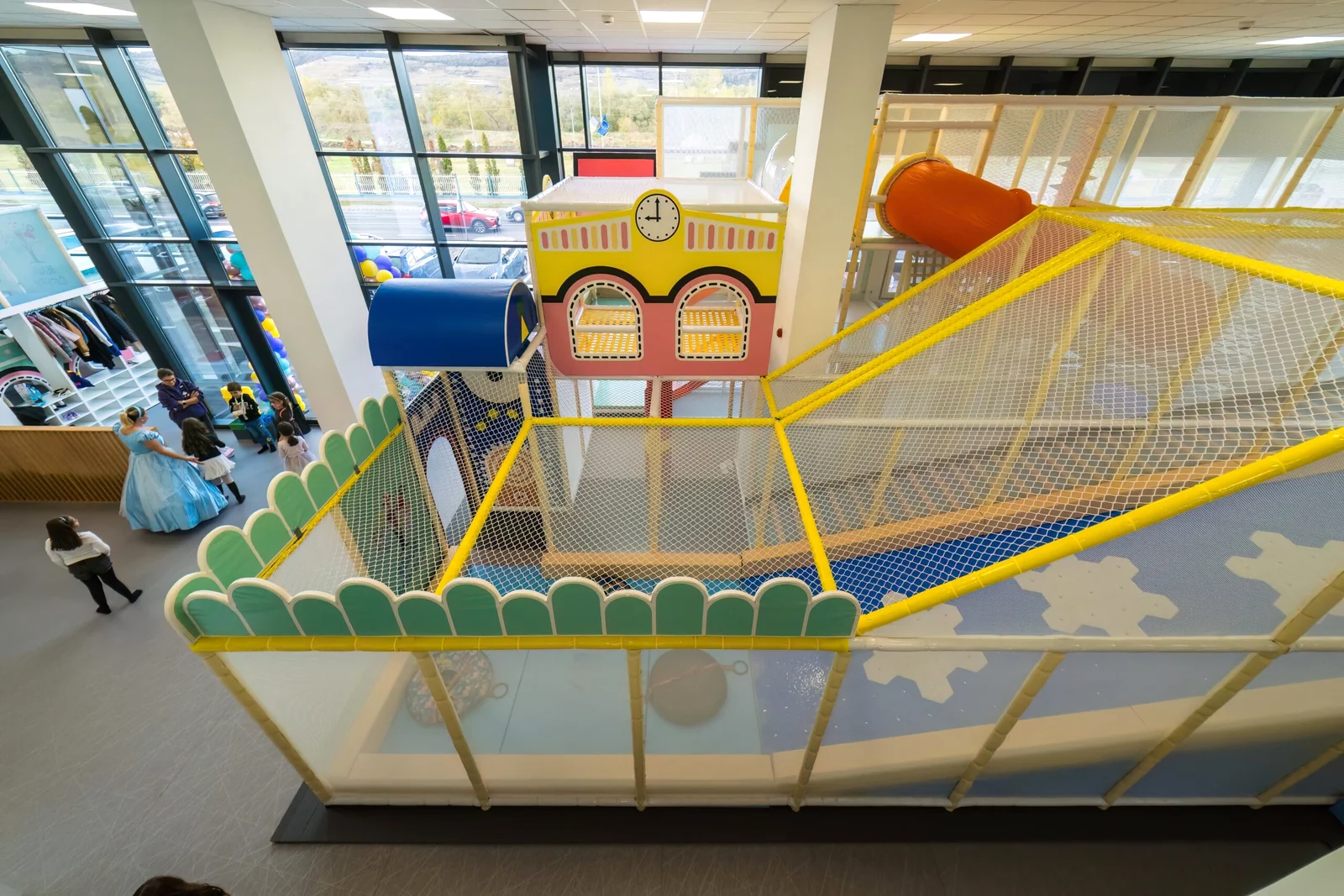 Tobogane și structuri de joacă la Kids Candy din Florești