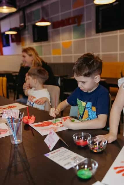 Spațiul și activitățile de joacă de la Moxxy