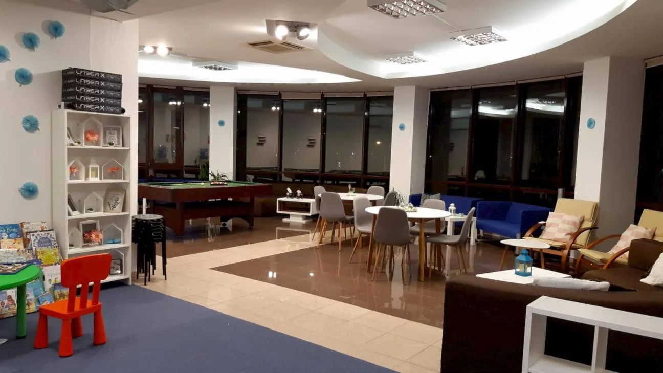 Lounge-ul pentru părinți Magic Forest