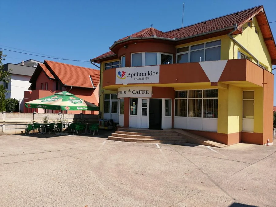 Exteriorul Apulum Kids din Alba Iulia