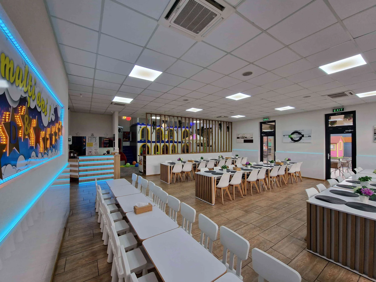 Sala de mese pentru aniversări de la Star Kids 1 din Sântandrei