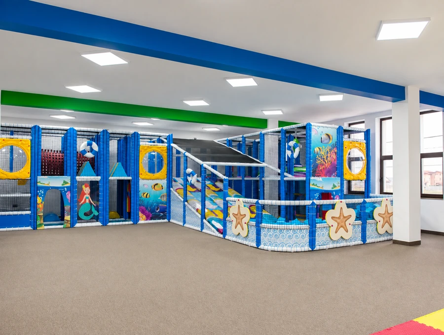Structura de joacă cu tematică marină de la Kendo Play