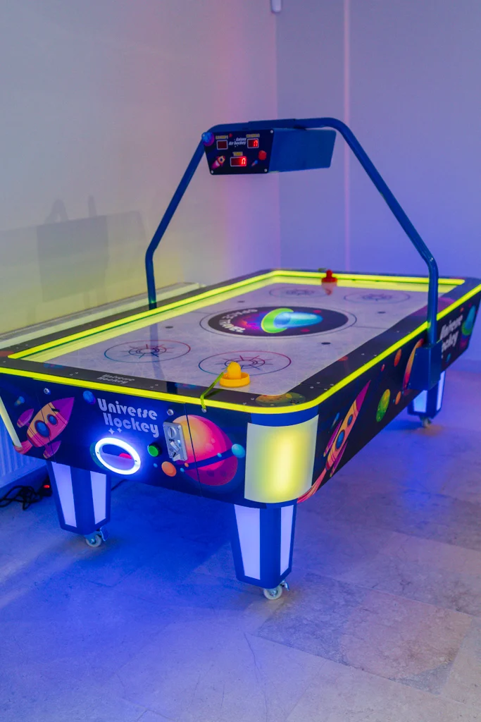 Masa de air hockey de la Magia Copiilor